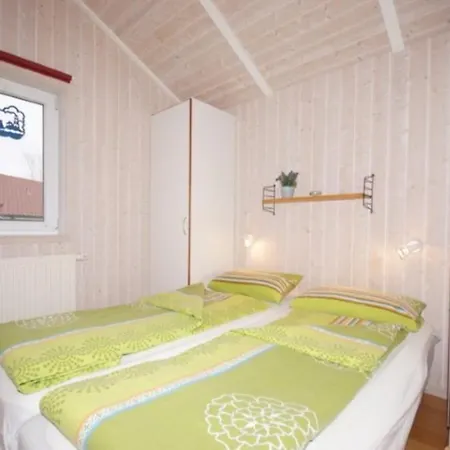 6 Personen Mit Privatem Bootsteg, Dikekter Seelage, Kanu, Whirlpool, Sauna Und Kaminofen In * Otterndorf