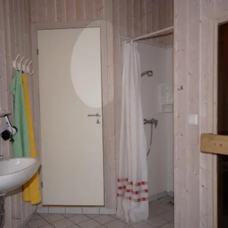 Casa vacanze 6 Personen Mit Privatem Bootsteg, Dikekter Seelage, Kanu, Whirlpool, Sauna Und Kaminofen In Otterndorf