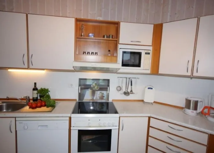6 Personen Mit Privatem Bootsteg, Dikekter Seelage, Kanu, Whirlpool, Sauna Und Kaminofen In Otterndorf